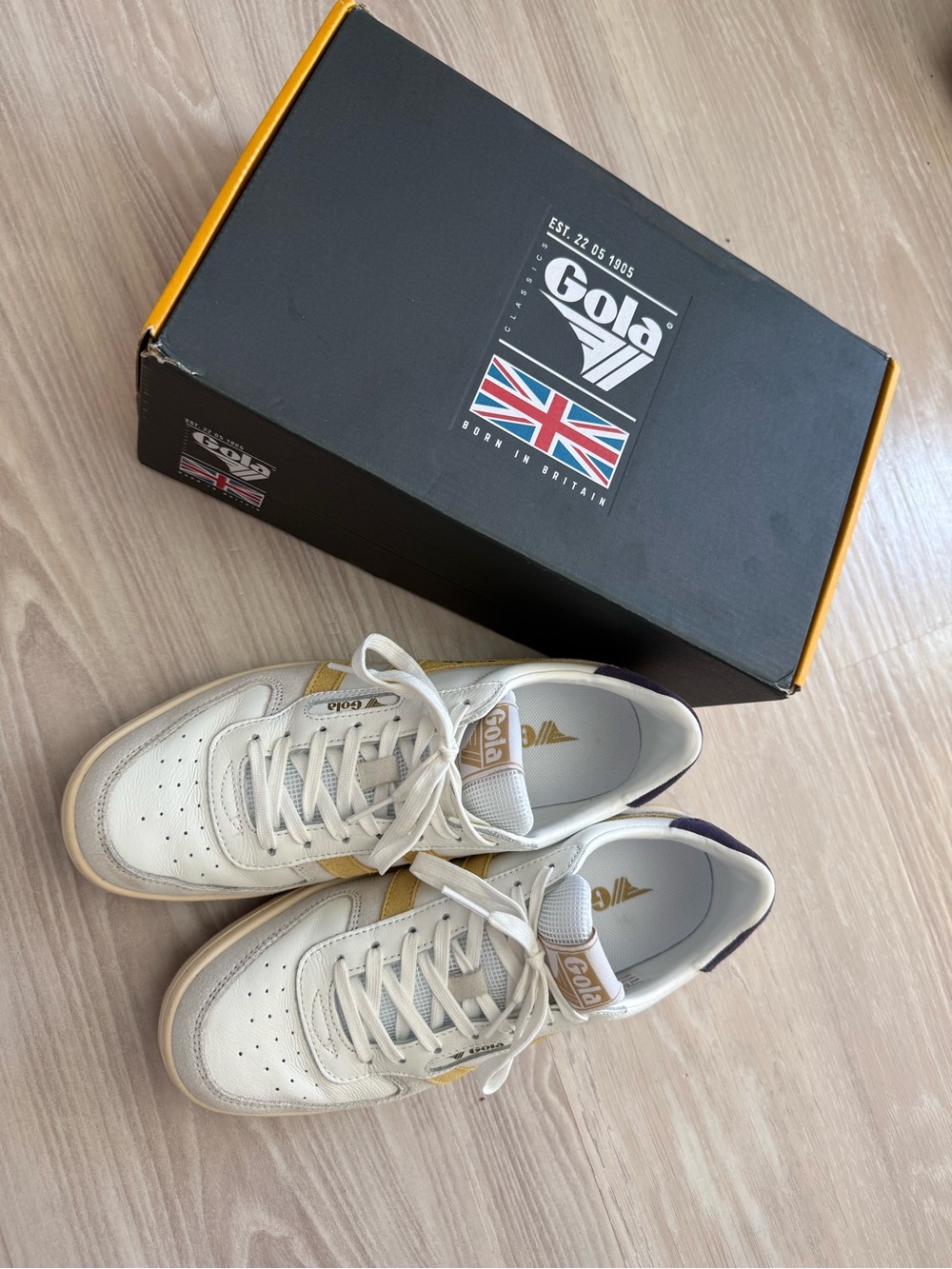 NEARLY NEW! Gola White & Yellow Hawk Retro Trainer